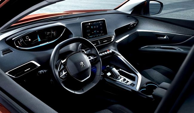 interni nuova Peugeot 3008 2016