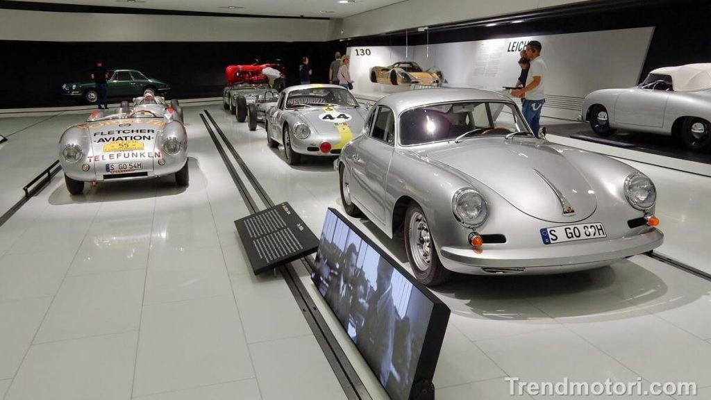 Collezione auto d'epoca in mostra al Museo della Porsche di Stoccarda