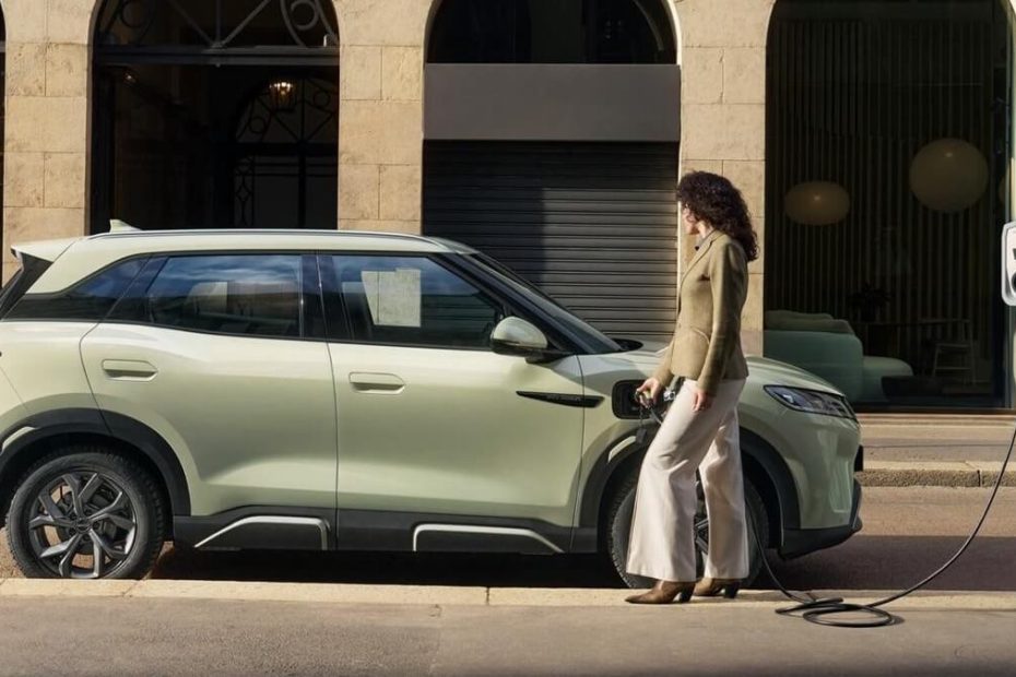 Suv elettrico compatto Byd Atto 2 prodotto in Cina e sottoposto a dazi europei