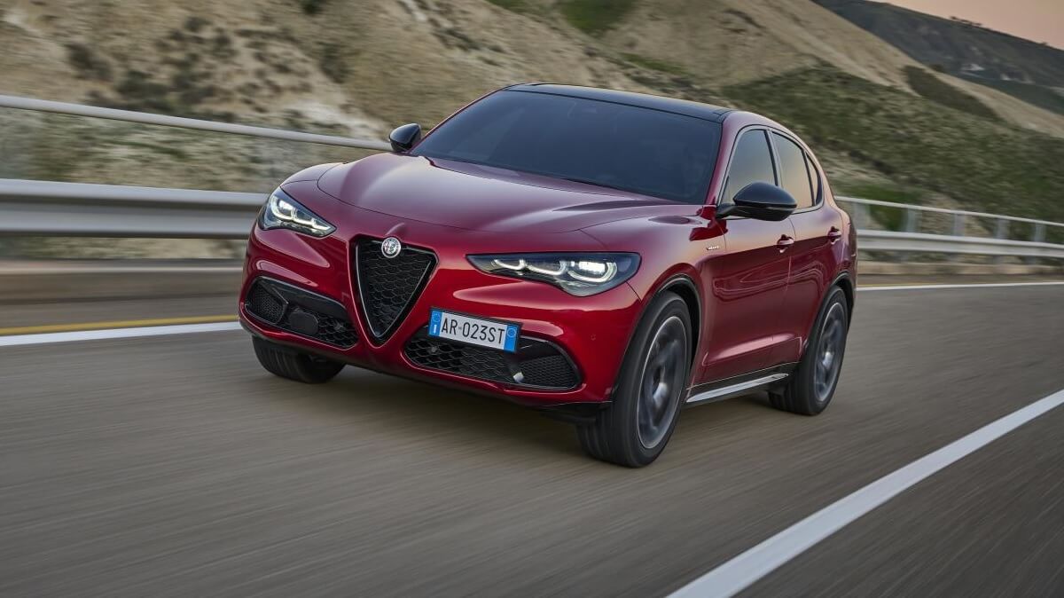 Versione aggiornata del suv Alfa Romeo Stelvio restyling 2026