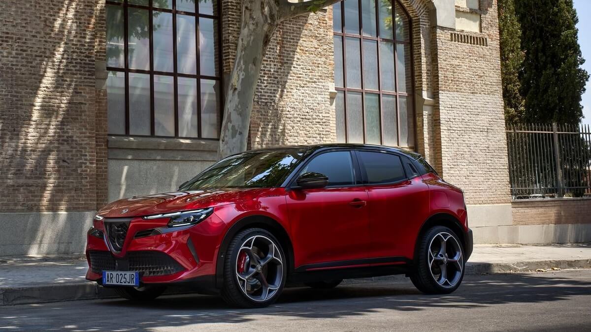 Versione aggiornata del suv Alfa Romeo Junior 2026