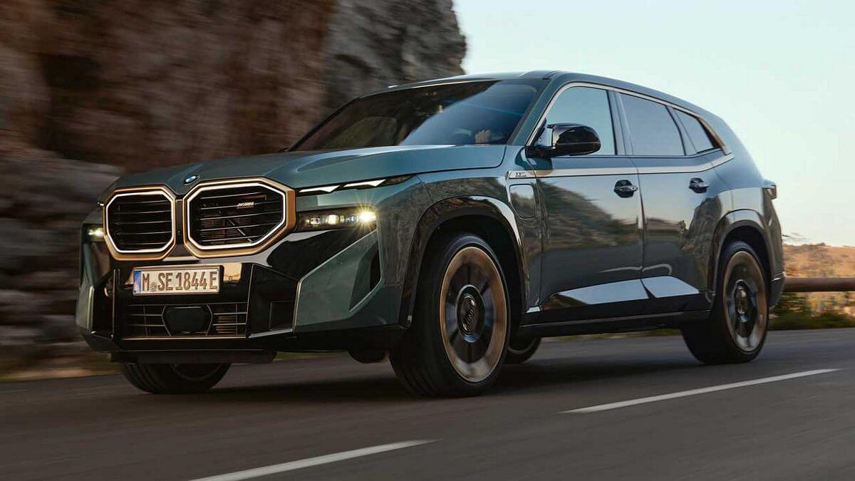 Nuovo suv di lusso Plug-In Hybrid BMW XM 2025