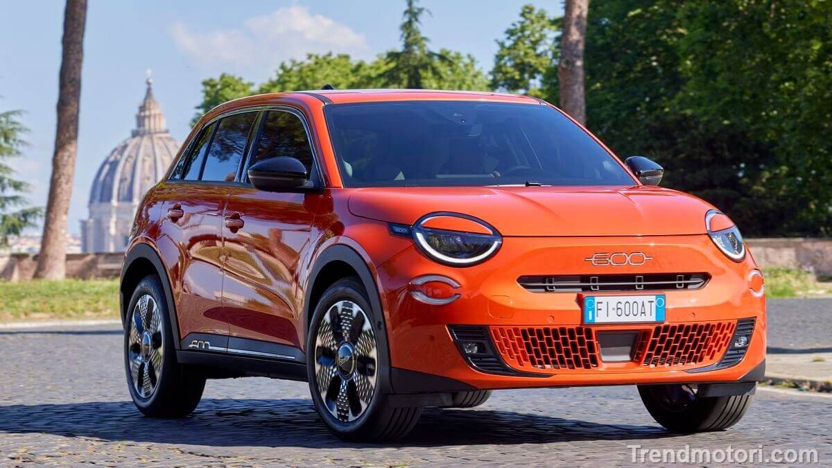 Versione elettrica del nuovo mini suv Fiat 600 2024
