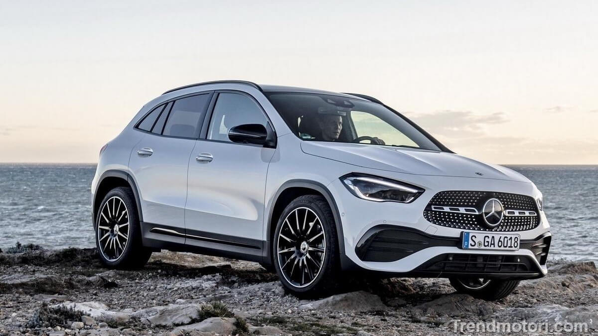 Nuovo suv Mercedes GLA 2025 in versione restyling