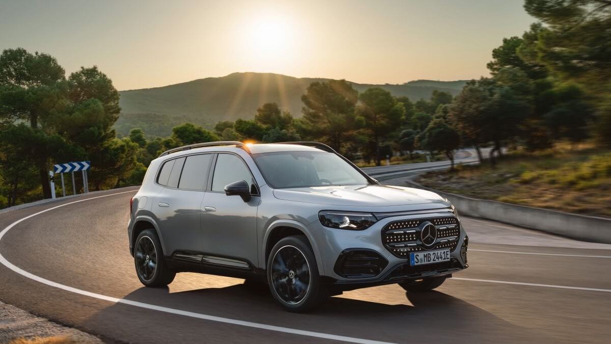 Nuova generazione del suv Mercedes GLB anche in versione elettrica